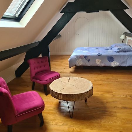 Chambre Au Calme Et Une Chambre Supplementaire A Partir De La 3Eme Personne 伊夫林省勒佩赖 外观 照片